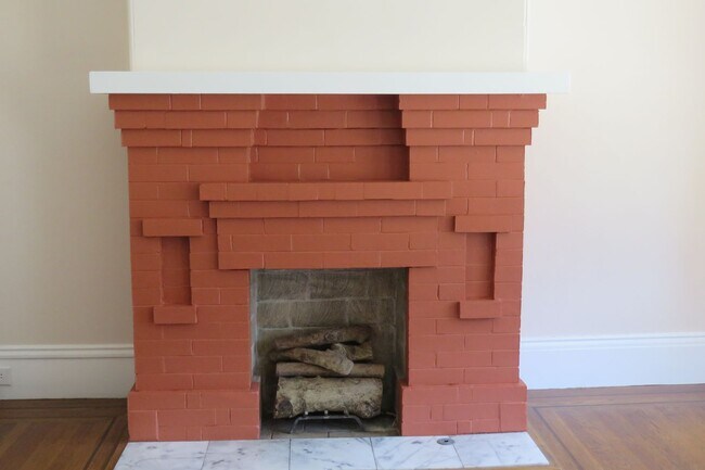 Building Photo - Noe Valley House - 3 beds-1.5 baths - VIEW - garage