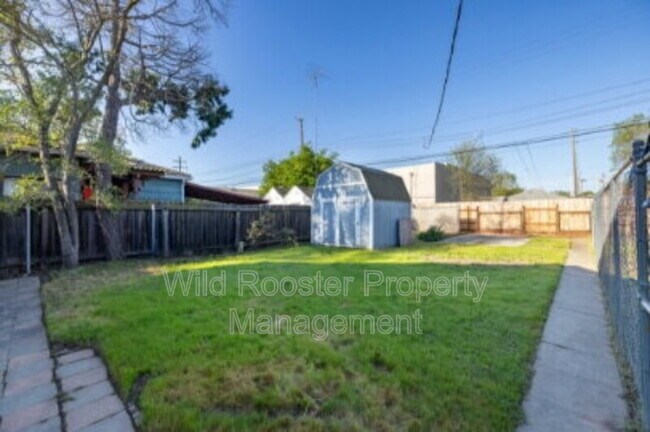 Building Photo - 3740 Jeffrey Ave