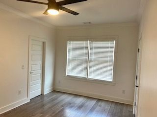 Building Photo - 960 Nours Cir SE