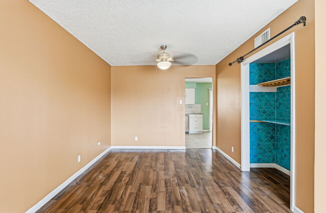 Building Photo - 3-Bedroom Home on Wedgewood Drive fully landscaped