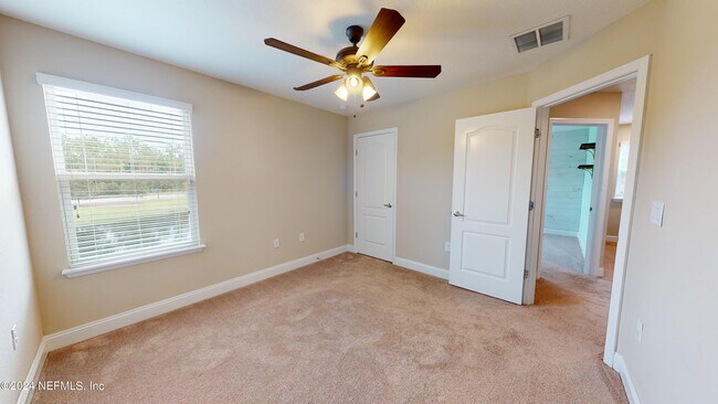 Building Photo - 201 Silver Creek Pl