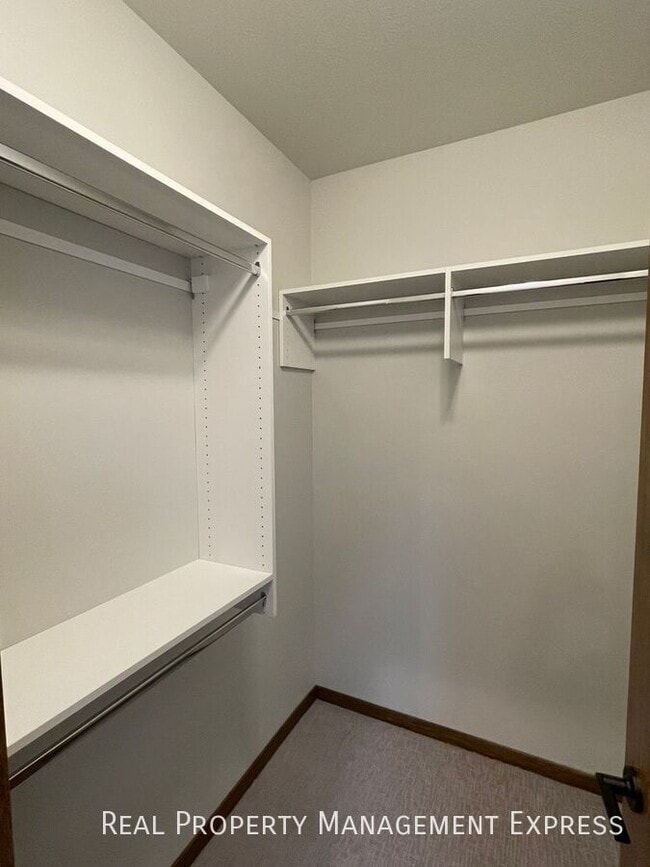 Building Photo - BRAND NEW 4 BED 3 BATH TWIN HOME