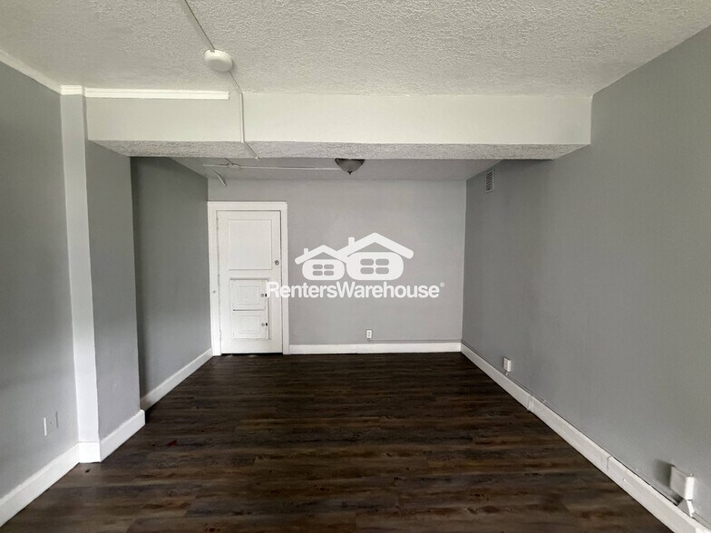 Building Photo - 3607 Ingersoll Ave