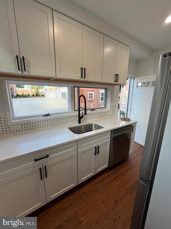 Building Photo - 537 S Walnut St