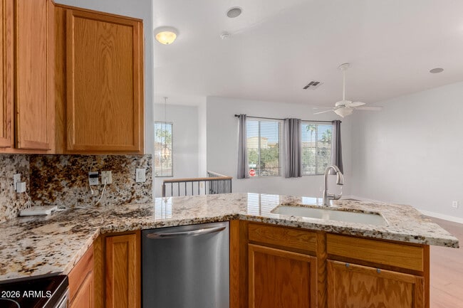 Building Photo - 144 W Campbell Ct