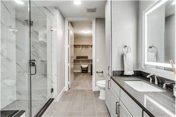 Building Photo - 9758 Katy Fwy