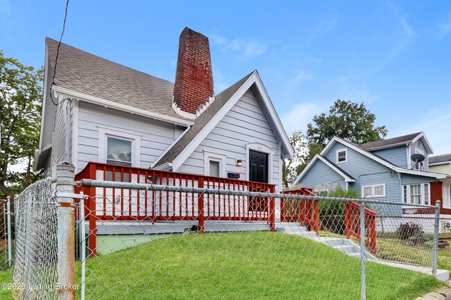 Building Photo - 113 S 43rd St