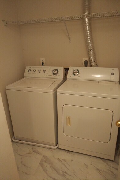 Building Photo - 2653 Park Tower Drive Unit 102