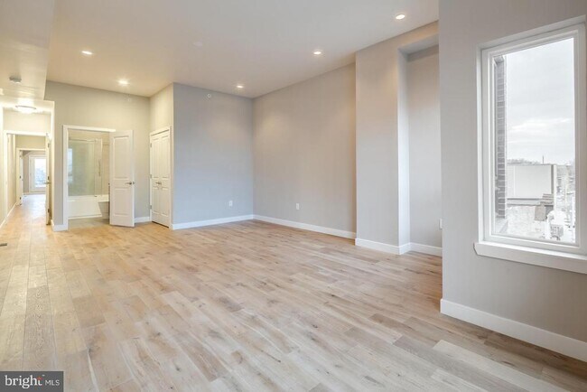 Building Photo - 1636 Ridge Ave