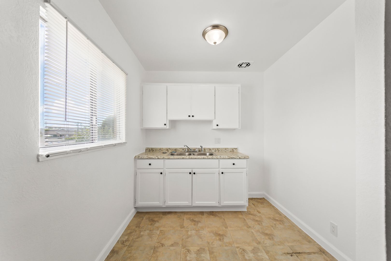 Building Photo - 1254 W 110th St