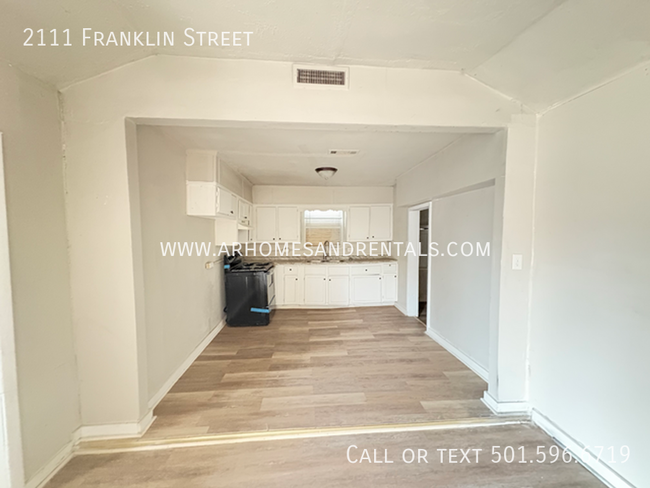Building Photo - 2111 Franklin St