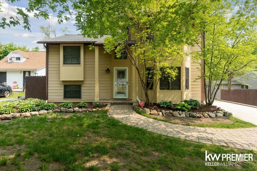 Primary Photo - 4022 Hazelett Dr