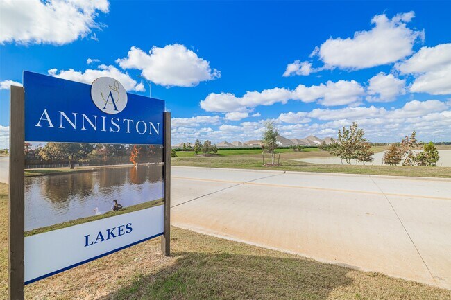 Building Photo - 26718 Willow Ln