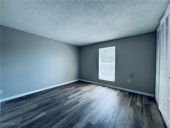 Building Photo - 12622 Kenwood Ln