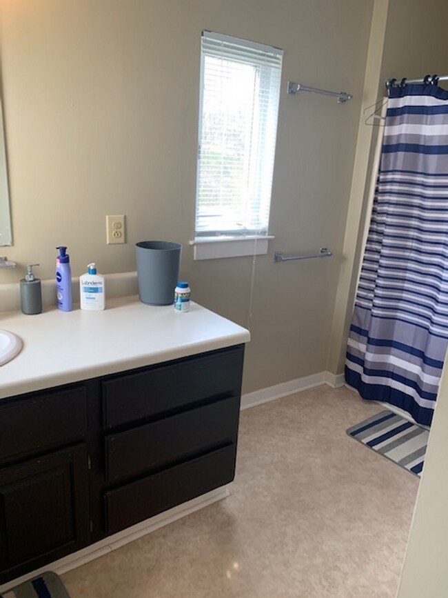 Building Photo - Sarah's Run Apartments