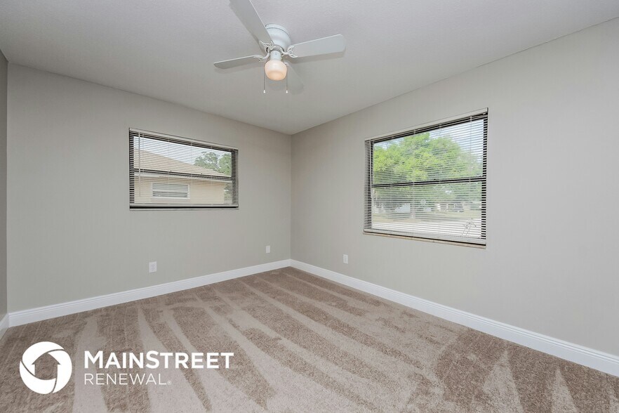 Building Photo - 5116 N Woodcrest Dr