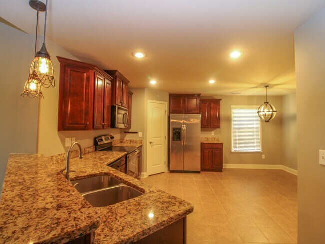 Building Photo - 4 Bedroom Home  in Athens City!