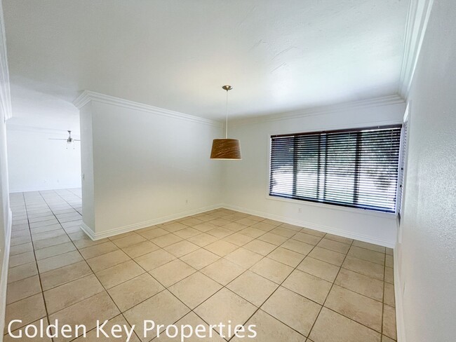 Building Photo - 4BR/3.5BA Home In Encinitas! New Carpet! F...