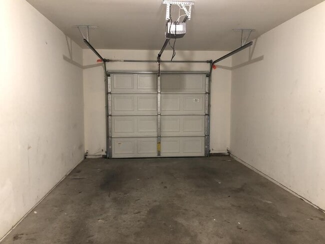 Building Photo - 2444 SW 23rd St