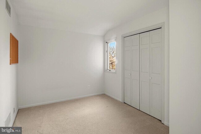 Building Photo - 770 Trenton Ave