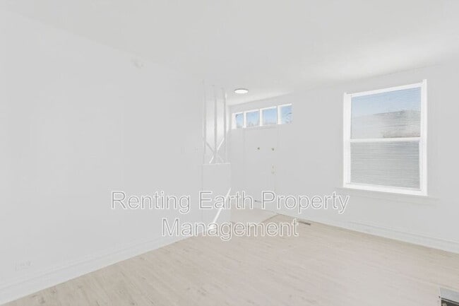 Building Photo - 3125 Clay Ave