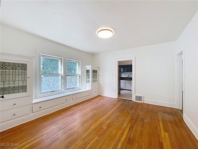 Building Photo - 2683 Hampshire Rd