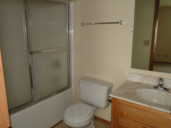 Building Photo - 20329 Skyview Dr