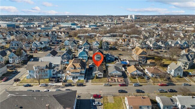 Building Photo - 667 Park St