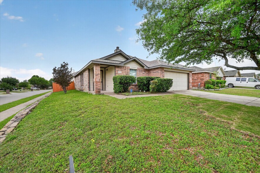 Building Photo - 1201 Lambert Dr