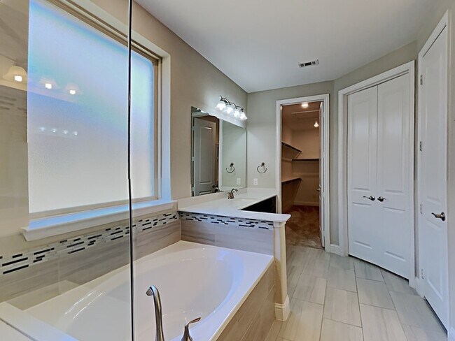 Building Photo - 1004 Indian Grass Ln