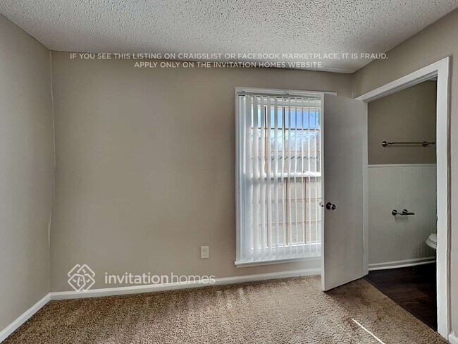 Building Photo - 123 Woodvale Dr