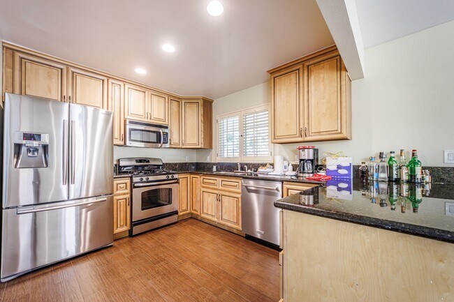 Building Photo - Beautifully Renovated 3-Bedroom Home in Pr...
