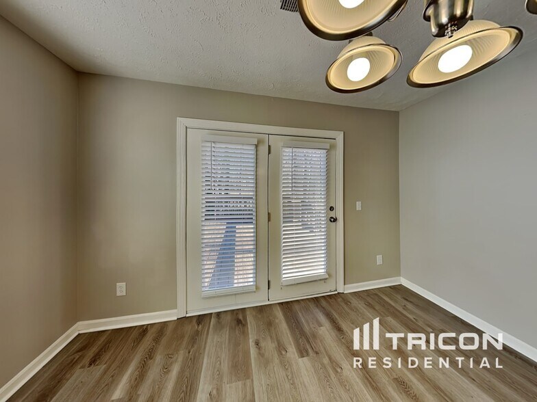 Building Photo - 102 Yocum Dr