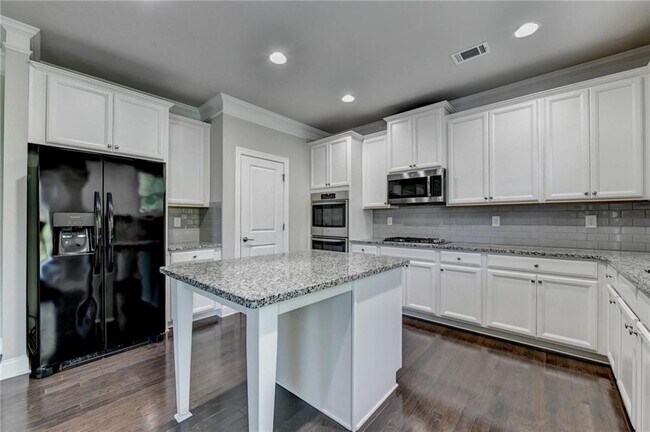 Building Photo - 3860 Grandview Manor Dr