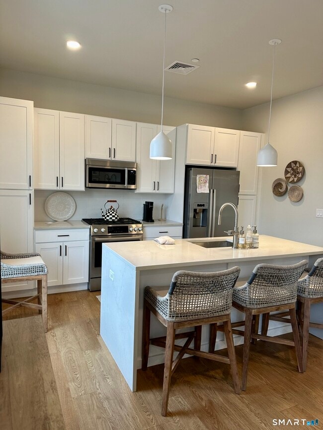 Building Photo - 15 Corbin Dr