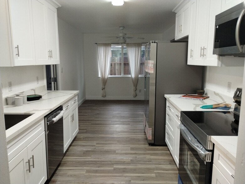 Building Photo - 637 Grambling Ct