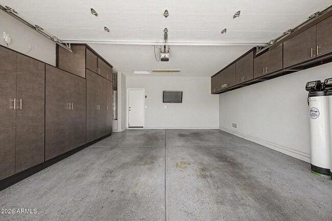 Building Photo - 2694 E Runaway Bay Pl