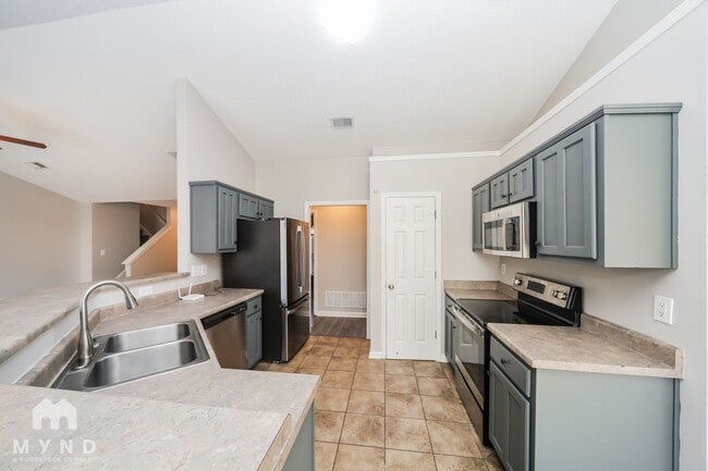 Building Photo - 2738 Old Well Cove