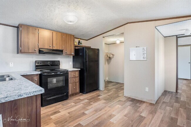 Building Photo - "Charming 3-Bedroom Home with 2 Full Baths in Prime Bossier City Location!"