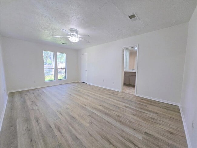 Building Photo - 2946 Jenny Dr