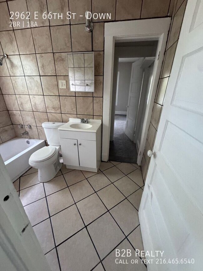 Building Photo - 2962 E 66th St