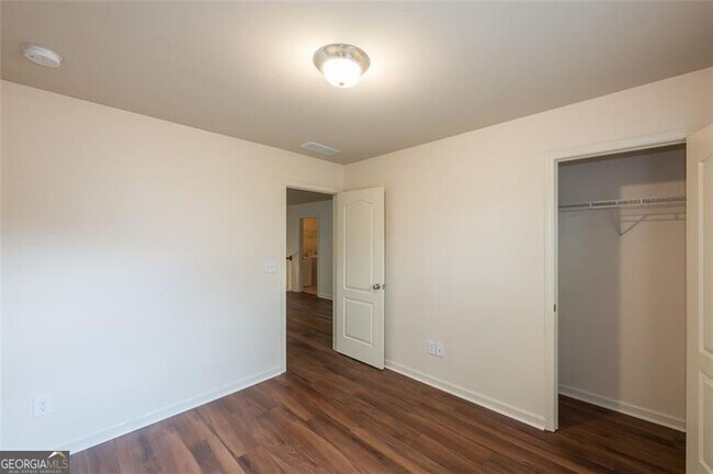 Building Photo - 1555 Creek Bend Ln NW