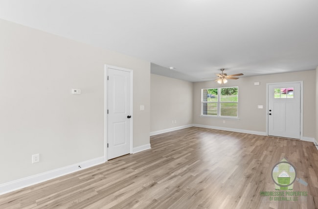 Building Photo - 217 Liberty Dr