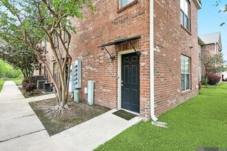 Building Photo - 7300 Burbank Dr