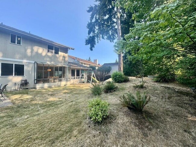 Building Photo - 32205 8th Ave SW