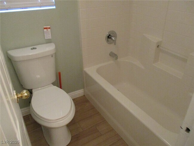 Building Photo - 1052 Country Skies Ave