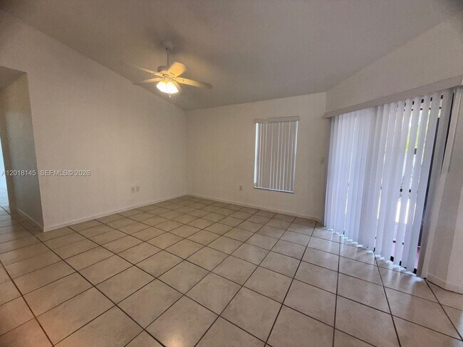 Building Photo - 1004 San Remo Cir