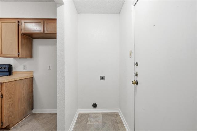 Building Photo - 2812 Ridgecrest Dr