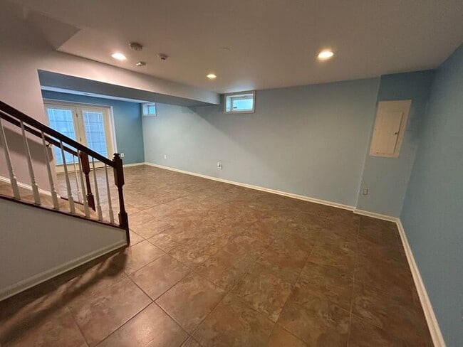 Building Photo - 9541 Evergreen Circle