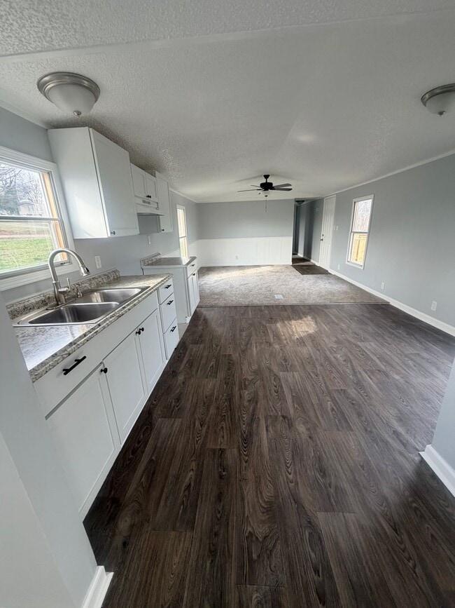 Building Photo - 125 Lindell Way